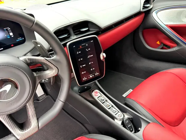 McLaren Artura — Фото автомобиля 11