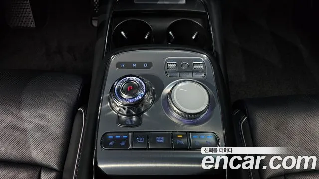 Genesis G90 Бензин 3.5 турбо AWD — Фото автомобиля 9