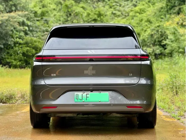 Li Auto L6 — Фото автомобиля 5