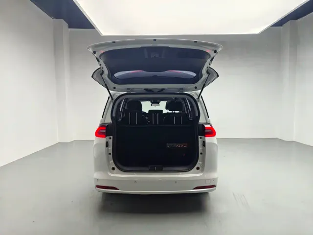 GAC Trumpchi M6 — Фото автомобиля 14