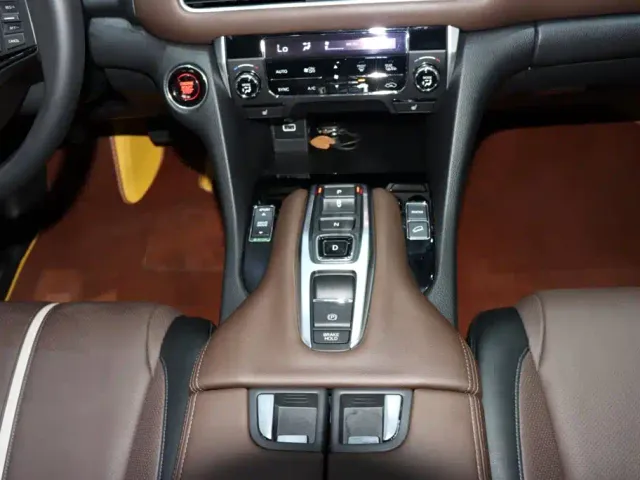 Honda UR-V — Фото автомобиля 14