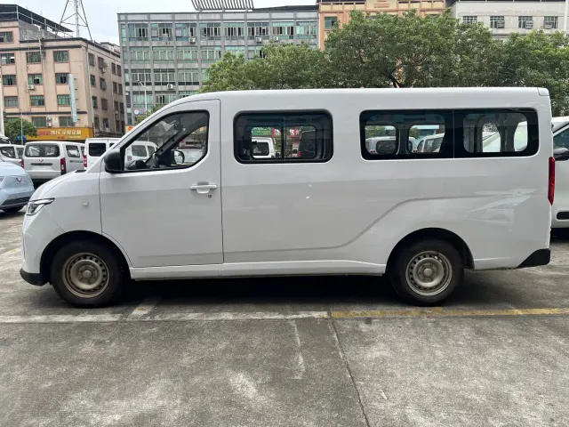 Wuling Yangguang — Фото автомобиля 4