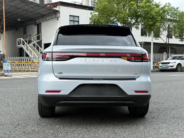 Leapmotor C11 — Фото автомобиля 18