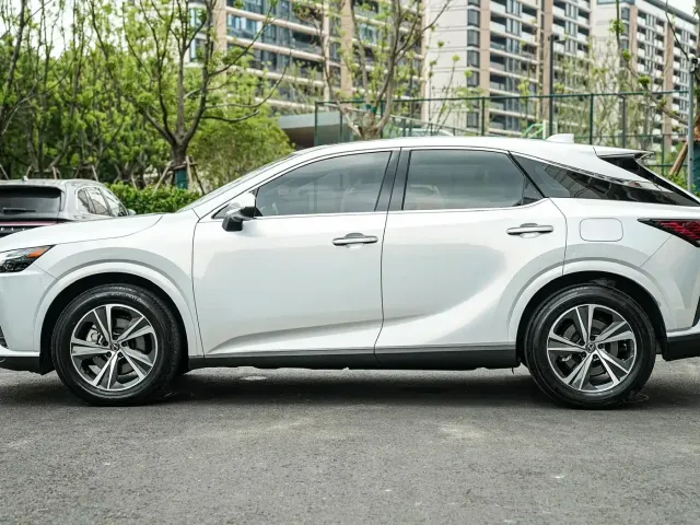 Lexus RX — Фото автомобиля 7