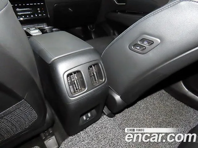 Hyundai Tucson Tucson (NX4) Бензин 1.6 турбо 2WD — Фото автомобиля 15