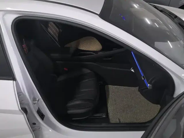 Hyundai Elantra — Фото автомобиля 8