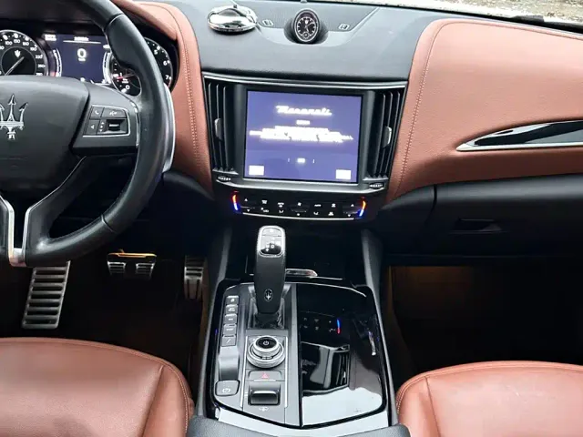 Maserati Levante — Фото автомобиля 20