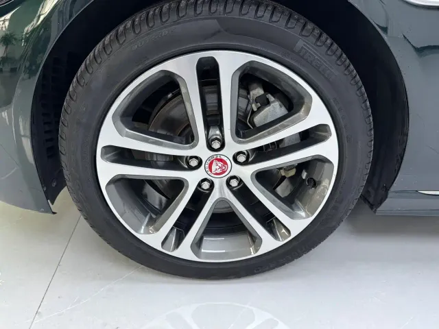 Jaguar XEL — Фото автомобиля 7