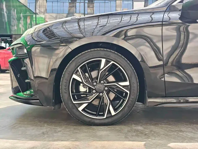 Lynk & Co 03 — Фото автомобиля 15