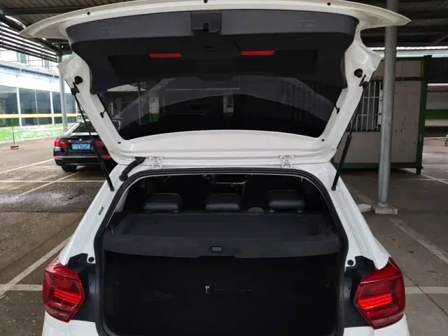 Volkswagen Polo — Фото автомобиля 18