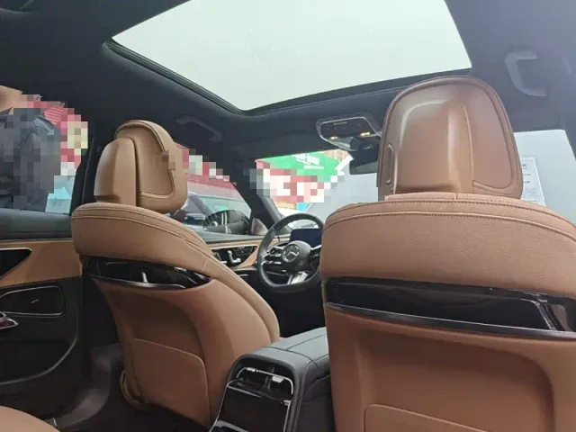 Mercedes-Benz E-Class — Фото автомобиля 17