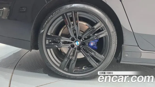 BMW i7 xDrive 60 M Sport — Фото автомобиля 5
