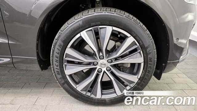 Вольво XC60 — Фото автомобиля 5