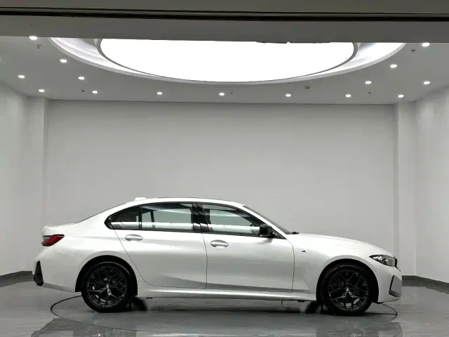 BMW 3 Series — Фото автомобиля 3
