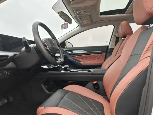 Changan Eado — Фото автомобиля 5