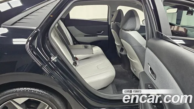 Hyundai AVANTE Avante (CN7) — Фото автомобиля 11