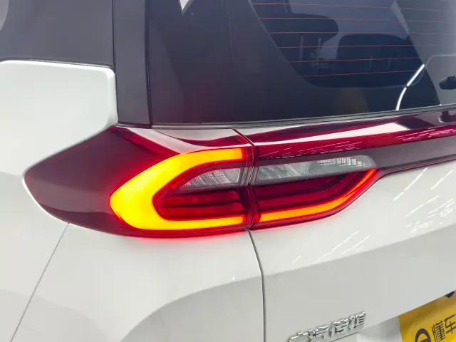 GAC Trumpchi M6 — Фото автомобиля 11