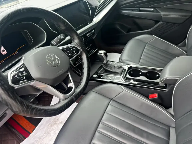 Volkswagen Passat — Фото автомобиля 15