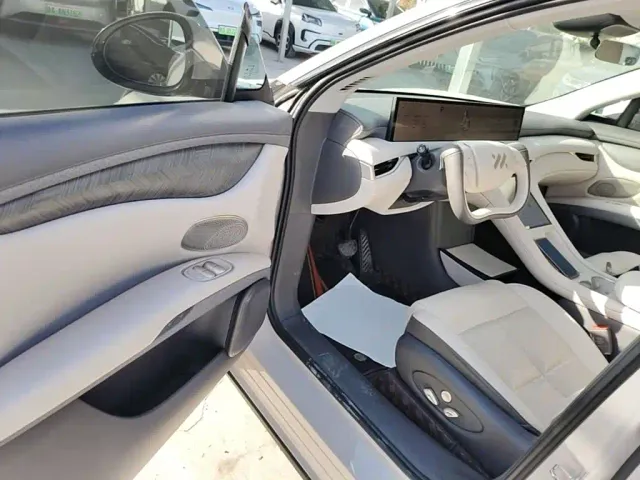 IM Motors LS6 — Фото автомобиля 15