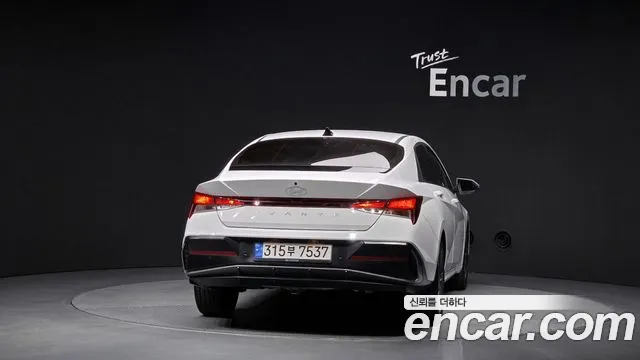 Hyundai Avante — Фото автомобиля 4