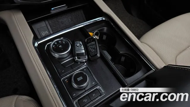 Ford Expedition — Фото автомобиля 12