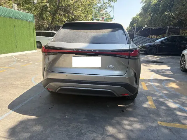 Lexus RX — Фото автомобиля 5