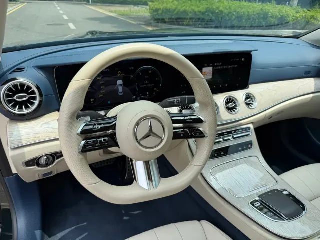 Mercedes-Benz E-Class — Фото автомобиля 6