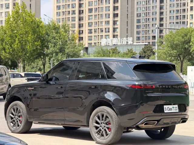 Land Rover Range Rover Sport — Фото автомобиля 6