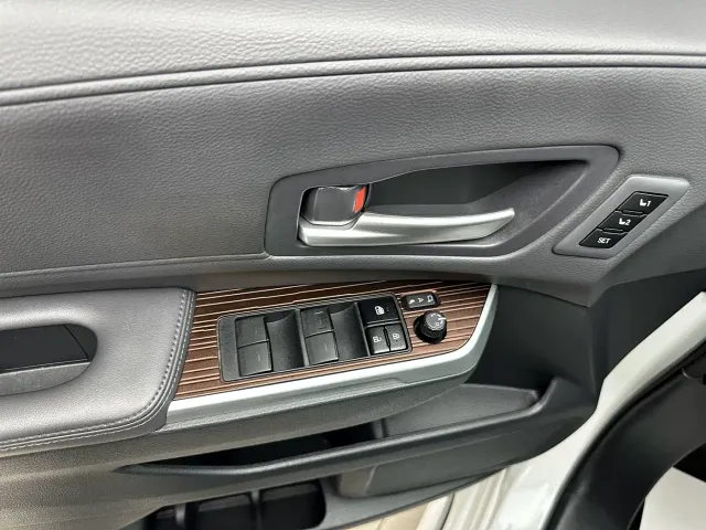 Toyota Granvia — Фото автомобиля 4
