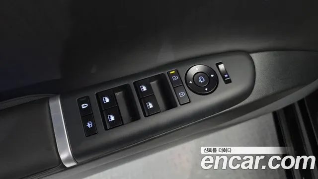 Hyundai Grandeur Grandeur (GN7) 2.5 Бензин 2WD — Фото автомобиля 14