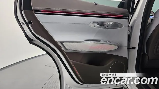 Genesis GV70 — Фото автомобиля 14