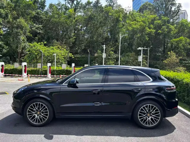 Porsche Cayenne — Фото автомобиля 3