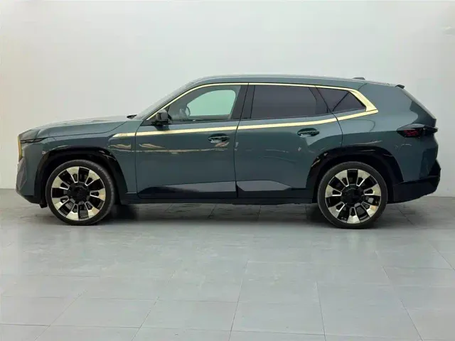 BMW XM — Фото автомобиля 3