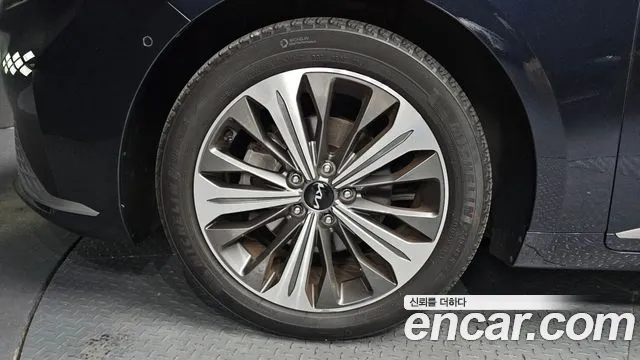 Kia K8 K8 Hybrid — Фото автомобиля 5