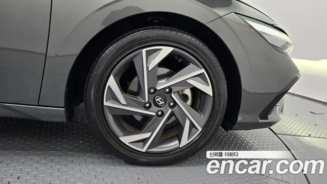 Hyundai Avante CN7 — Фото автомобиля 6
