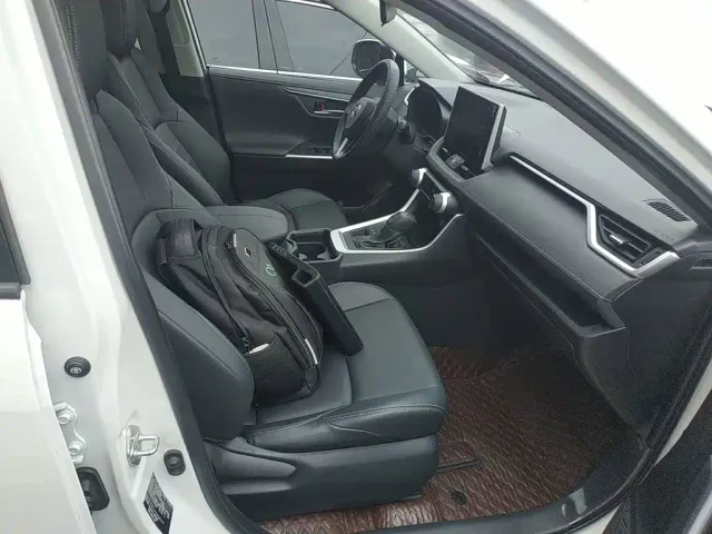 Toyota Wildlander — Фото автомобиля 19