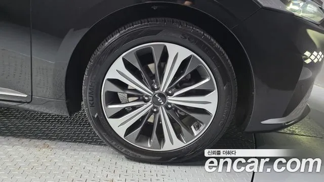 Kia K8 Hybrid — Фото автомобиля 6