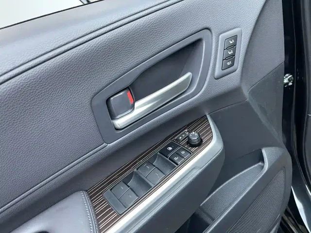Toyota Granvia — Фото автомобиля 12