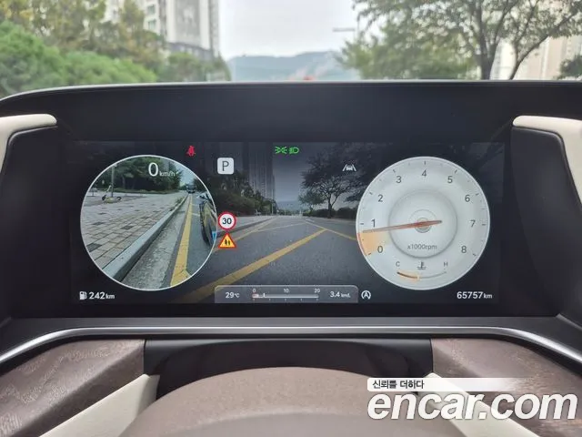 Genesis G90 Бензин 3.5 турбо AWD — Фото автомобиля 24