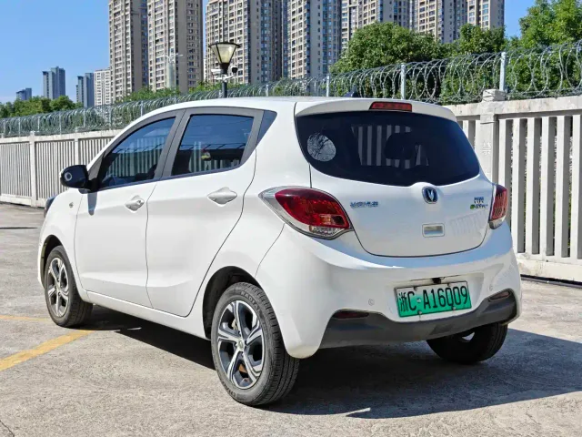 Changan Benben E-Star — Фото автомобиля 5