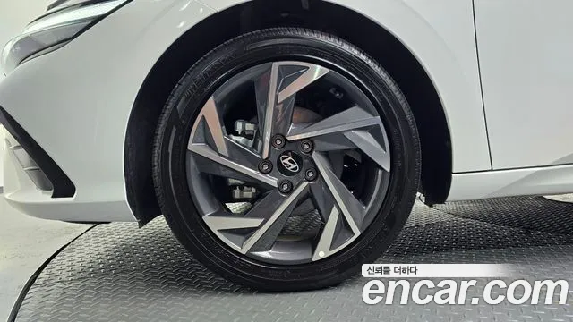 Hyundai AVANTE Новый Avante (CN7) — Фото автомобиля 5