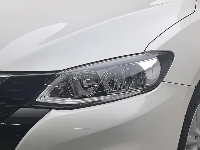 Nissan Tiida — Фото автомобиля 7