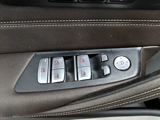 BMW 5 Series — Фото автомобиля 9