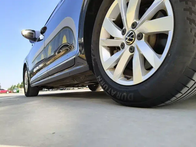 Volkswagen Passat — Фото автомобиля 21