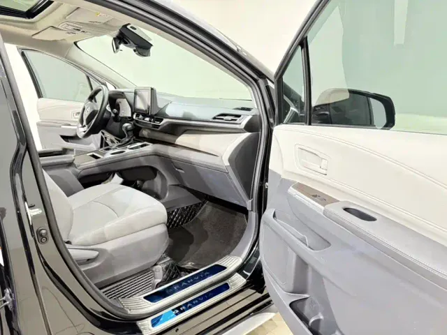 Toyota Granvia — Фото автомобиля 3