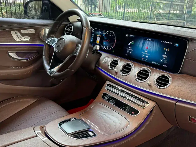 Mercedes-Benz E-Class — Фото автомобиля 10