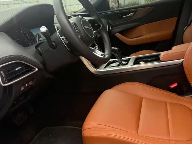 Jaguar XEL — Фото автомобиля 17