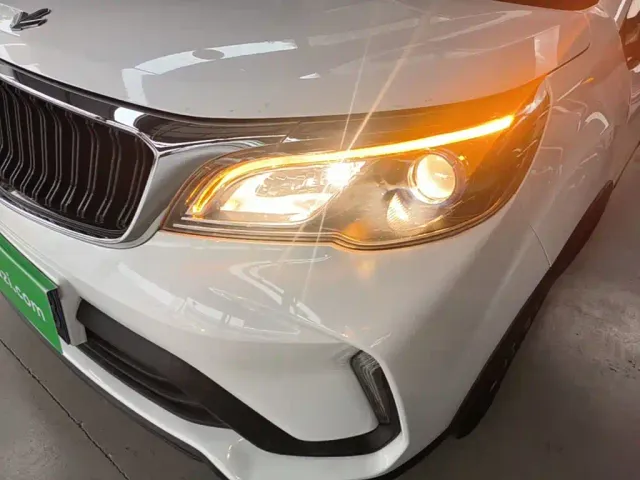 Livan X3 PRO — Фото автомобиля 23
