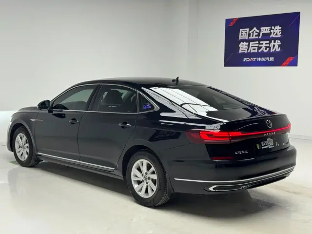 Volkswagen Passat — Фото автомобиля 6