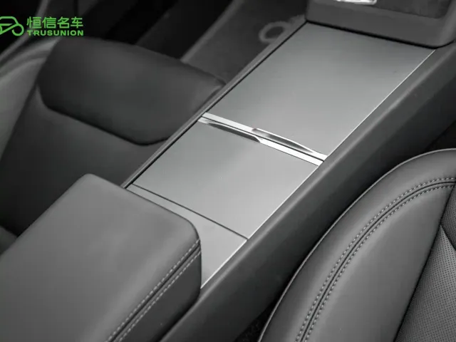 Tesla Model 3 — Фото автомобиля 18